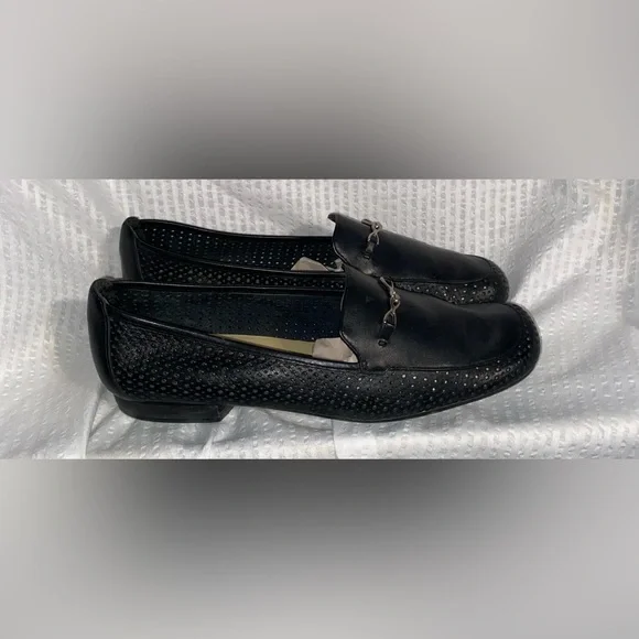 Trotters Black Leather Loafers with raffia Design - Picture 2 of 3